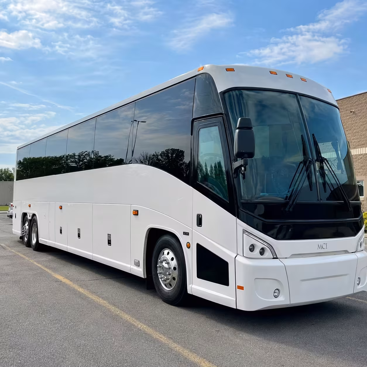 employee shuttle buses in auburn for daily commuters